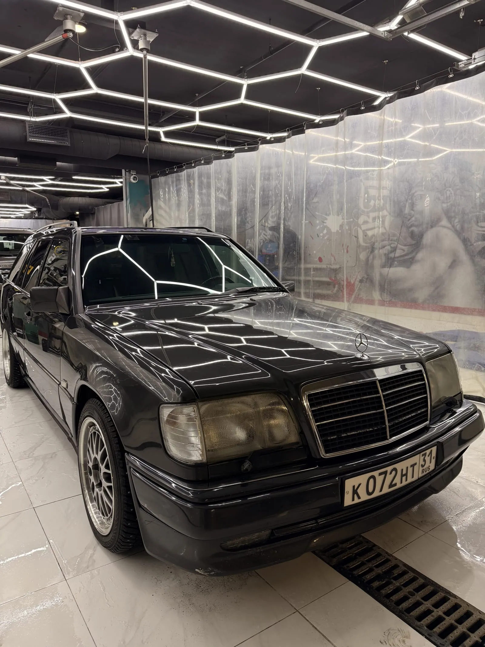 Mercedes W124 — классика тоже блестит